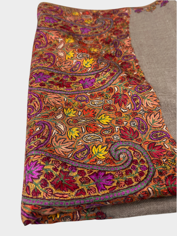 Women pure pashmina hand embroidered Sozni border with exquisite Pula work