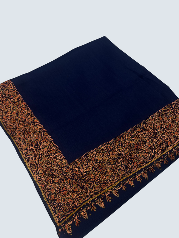 Handmade Woolen Shawls for Timeless Elegance and Comfort