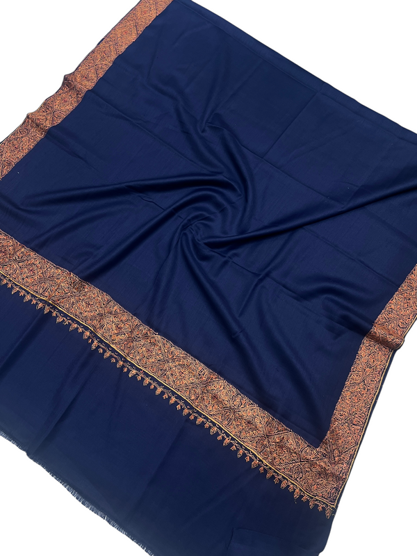 Handmade Woolen Shawls for Timeless Elegance and Comfort
